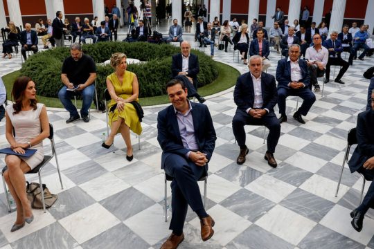 Δεν είδαν πρόγραμμα αλλά… μετρούσαν τις φούστες