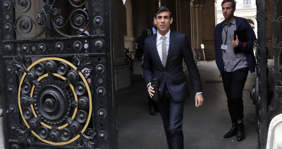 Ως τον Οκτώβριο θα αναπληρώνει τους μισθούς η Βρετανία