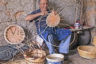 Μάθε τέχνη κι άσ’ τηνε…