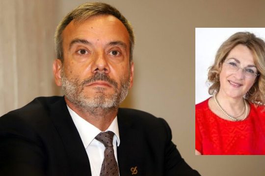 Την κατέβασε από το… λεωφορείο
