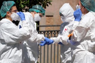 Πού είναι οι γυναίκες στις αποφάσεις για τον Covid-19;