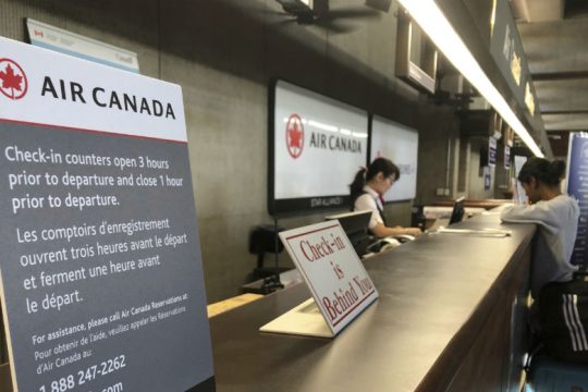 Η Air Canada μειώνει το εργατικό δυναμικό της έως και 60%