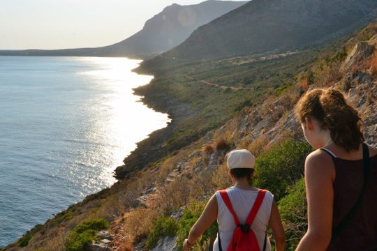 Λύσεις για να θωρακιστεί το τουριστικό προϊόν