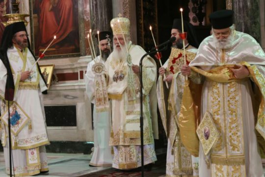 Απόψε η πανηγυρική αναστάσιμη ακολουθία στις εκκλησίες της χώρας
