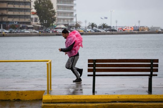 Πτώση θερμοκρασίας, βροχές και ενισχυμένοι βόρειοι άνεμοι στο Αιγαίο
