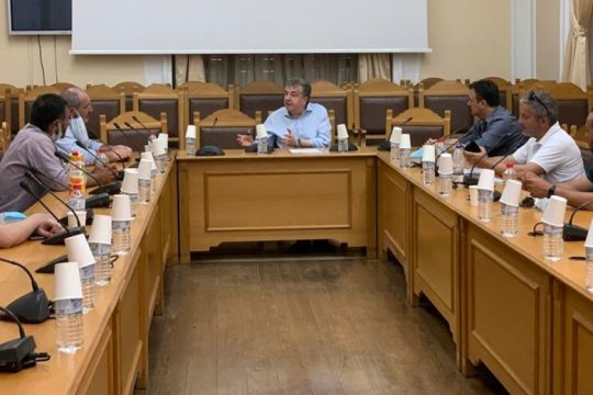 Κρήτη: Την επαναπρόσληψή τους ζητούν οι οδηγοί τουριστικών λεωφορείων