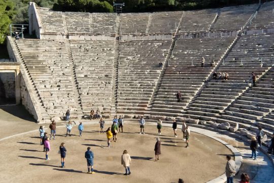 Στο πλευρό των εργαζομένων στον πολιτισμό και η ΓΣΕΕ