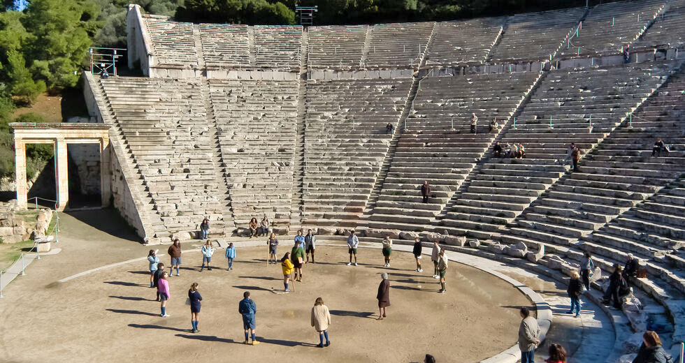 Στο πλευρό των εργαζομένων στον πολιτισμό και η ΓΣΕΕ