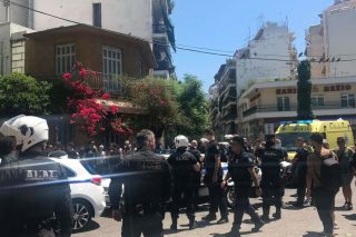 Του άνοιξαν το κεφάλι και έδιωξαν το ασθενοφόρο