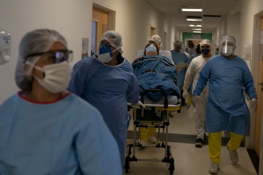 Η Βραζιλία ξεπέρασε και τη Γαλλία: Τέταρτη στον κόσμο με τους περισσότερους νεκρούς