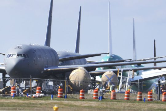Περισσότερες από 12.000 απολύσεις σχεδιάζει η Boeing