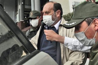 Αλλοι πεθαίνουν στους δρόμους και άλλοι πλουτίζουν από τον ιό