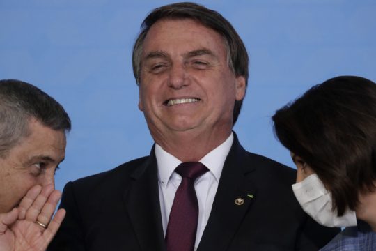 Ο Μπολσονάρο καλεί τους επιχειρηματίες να… σπάσουν την καραντίνα