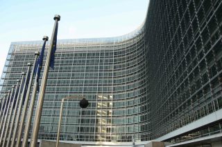 Αξιολόγηση με «ναι μεν, αλλά»