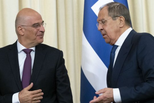Συρία, Λιβύη, τουρισμός και κορονοϊός σε τηλεφωνική επικοινωνία Δένδια-Λαβρόφ
