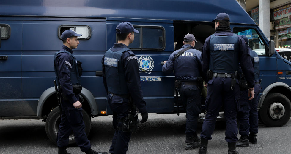 Συλλήψεις για επεισόδια έξω από γήπεδο του Ρέντη