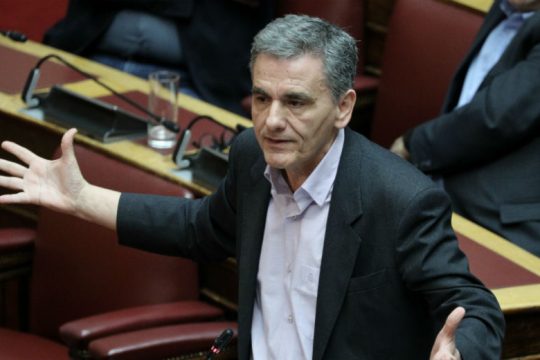 Ο Τσακαλώτος περνά από κόσκινο τα «24 δισ. μέτρα» που ανακοίνωσε η κυβέρνηση