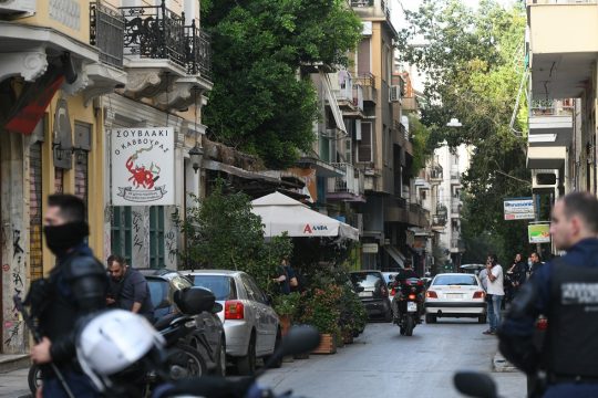 Εκκενώθηκε κατάληψη στα Εξάρχεια… από γυναικόπαιδα