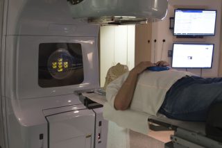 Σκάνδαλο με τις ακτινοθεραπείες στα ιδιωτικά κέντρα