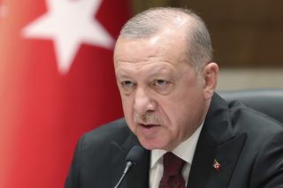 Γιατί ο Ερντογάν «παραίτησε» τον Τζιχάτ Γιαϊτζί