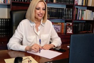 Μαύρη σελίδα οι εκλογές με μάσκες και αντισηπτικά