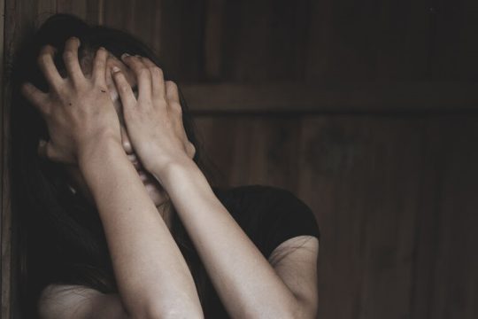 Η ενδοοικογενειακή βία δεν τελειώνει με τη λήξη της καραντίνας