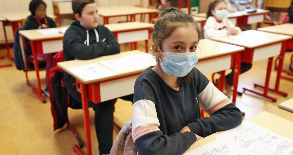 Ανησυχία για 70 νέα κρούσματα σε σχολεία