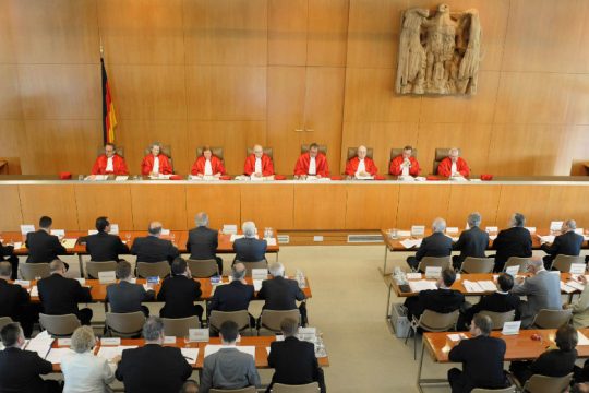 Γερμανία: «Εν μέρει αντισυνταγματικό» το QE του 2015