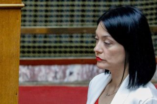 Νάντια Γιαννακοπούλου κατά Νίκης Κεραμέως: Θα γίνει χαμός, θα τη σκίσω [βίντεο]