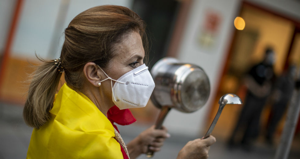 Η Ισπανία ενέκρινε ελάχιστο μηνιαίο εισόδημα για τους ασθενέστερους