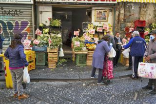 Η Ιταλία… φυλάει τα ρούχα της