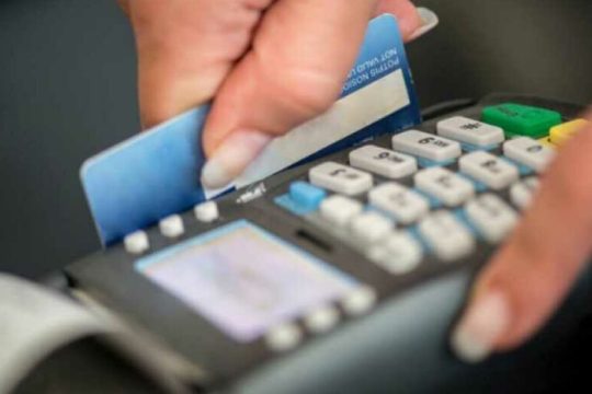 Η καραντίνα απογείωσε τη χρήση καρτών στην Εθνική Τράπεζα