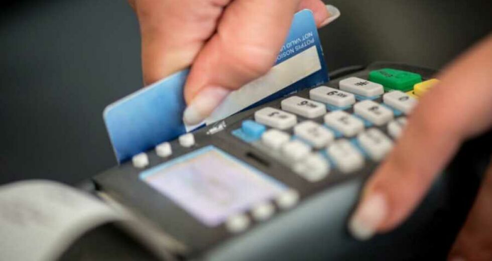 Η καραντίνα απογείωσε τη χρήση καρτών στην Εθνική Τράπεζα