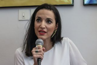 Κατερίνα Ευαγγελάτου: Τι απαντά για Κραουνάκη και «Ιχνευτές»