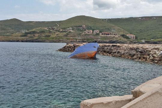 Ερώτηση Συρμαλένιου για ανέλκυση ναυαγίου στο λιμάνι της Κέας