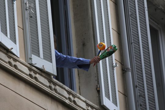 Covid-19: Η μεγάλη σύγχυση στην καταμέτρηση νεκρών