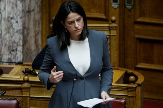 Συνεχίζει να « εξωραΐζει» την κατάσταση με τις κάμερες η Κεραμέως