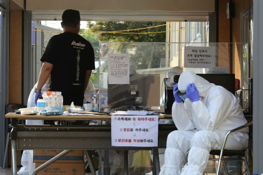 Σφίγγει πάλι το λουρί η Νότια Κορέα μετά την αύξηση των κρουσμάτων