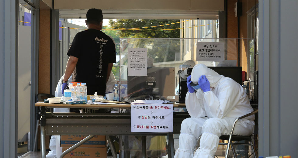 Σφίγγει πάλι το λουρί η Νότια Κορέα μετά την αύξηση των κρουσμάτων