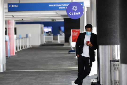 Ασυμπτωματικοί το 40% των ασθενών με Covid-19 