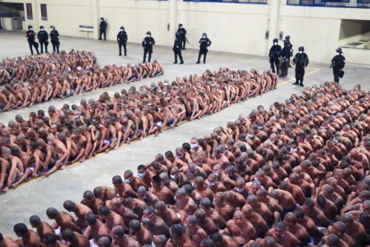 Ελ Σαλβαδόρ: Δεκάδες κρατούμενοι θετικοί στον Covid-19