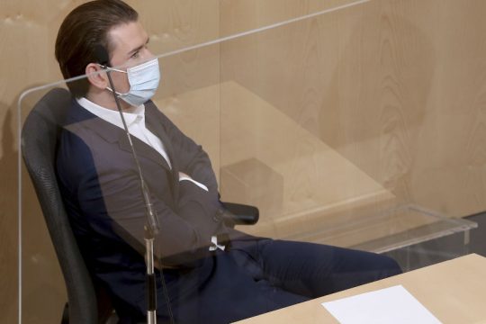Επιμένει ο Κουρτς σε δανεισμό και εφιστά την προσοχή της Ευρωπαϊκής Επιτροπής