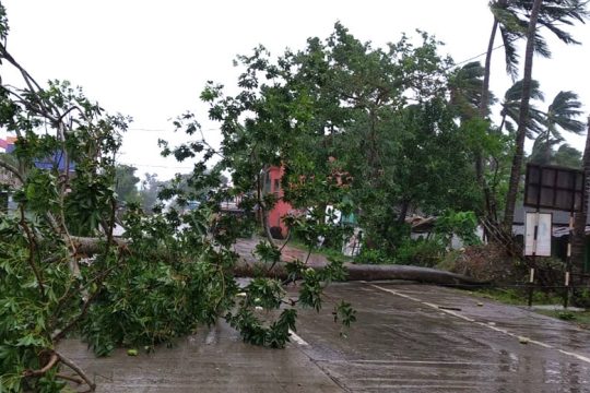 Ισχυρός κυκλώνας σε Ινδία και Μπανγκλαντές οδηγεί σε καταφύγια 2 εκατ. ανθρώπους