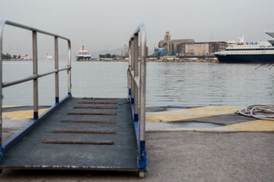 Νωρίτερα η άρση των μέτρων για μετακινήσεις σε Κρήτη, Ρόδο και Κέρκυρα