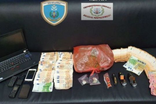 Σύλληψη 46χρονου για ναρκωτικά και όπλα από τη λιμενική αρχή Πειραιά