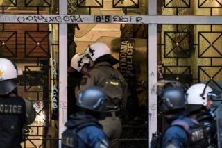 Εξηγήσεις από την ΕΛ.ΑΣ. για τα αίσχη στην Μπουμπουλίνας