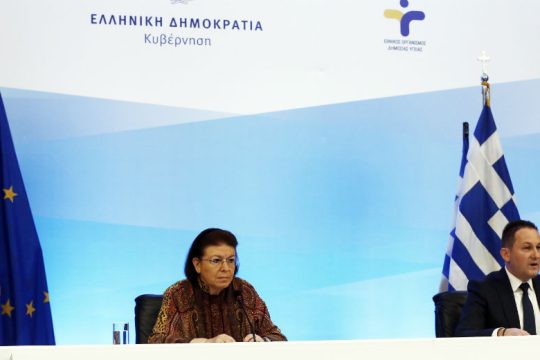 Η κριτική του Ξαρχάκου, η απαξίωση του Πέτσα και οι γκριμάτσες της Μενδώνη