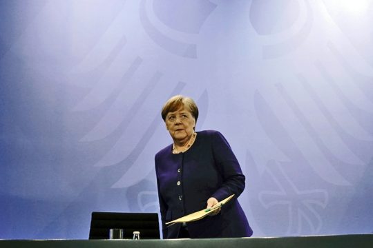 Συμβιβασμό για το θέμα της ΕΚΤ αναζητάει η Μέρκελ