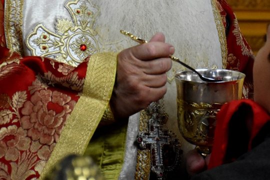 Η θεία μετάληψη, ο διάολος και το λιβάνι