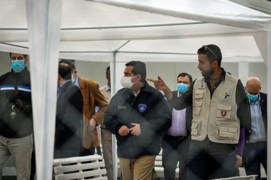 Κατηγορούν τον Μηταράκη για εμπαιγμό